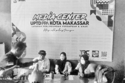 Konferensi pers terkait dugaan kekerasan seksual terhadap anak di Kantor UPTD PPA Kota Makassar, Rabu (7/5/2025). (R35/HO)