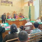 Suasana sidang kasus dugaan pembunuhan berencana terhadap Rusman Maralen Situngkir di Pengadilan Negeri Medan, Kamis (8/5). Saksi ahli pidana dan forensik memberikan keterangan yang menguatkan unsur perencanaan dalam peristiwa tersebut. (rz/ho/mp)