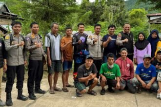 Kapolres bersama personil bersilaturahmi di Kecamatan Curio, Kabupaten Enrekang, Selasa (13/5/2025).