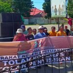 Aksi protes terkait tambang Gunung Botak di Kabupaten Buru, (15/5/2025).