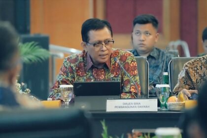 Rapat koordinasi tingkat menteri bahas program Sekolah Rakyat, sebuah inisiatif pendidikan berbasis komunitas yang dijadwalkan mulai berjalan pada 1 April 2025.