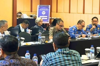 Kementerian Koordinator Bidang Politik, Hukum, dan Keamanan (Kemenko Polhukam) memfasilitasi dialog lintas kementerian dan pelaku industri guna membahas tarif layanan validasi data elekomunikasi, (21/5/2025).
