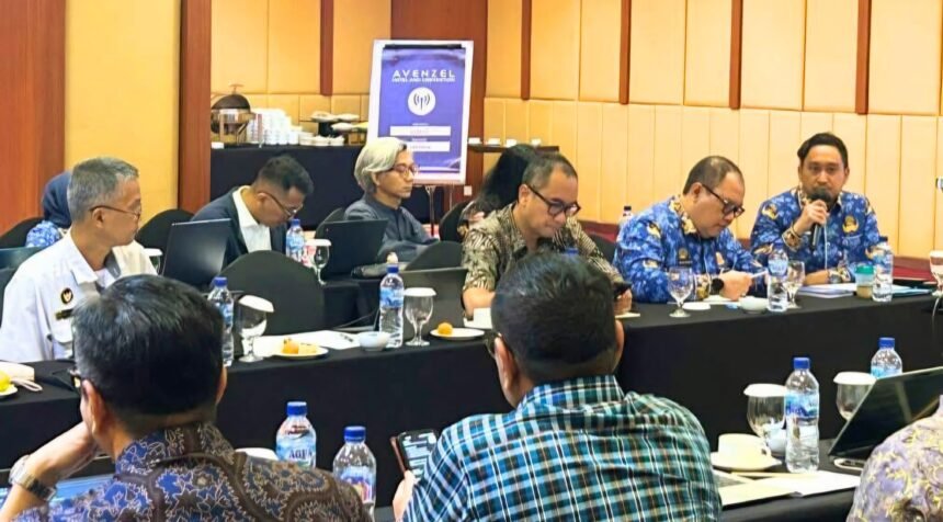 Kementerian Koordinator Bidang Politik, Hukum, dan Keamanan (Kemenko Polhukam) memfasilitasi dialog lintas kementerian dan pelaku industri guna membahas tarif layanan validasi data elekomunikasi, (21/5/2025).