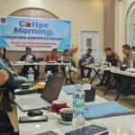 Para pimpinan daerah di Kabupaten Kolaka melakukan pertemuan strategis yang digelar di Coffee Twenty Four, Kamis (22/5/2025).