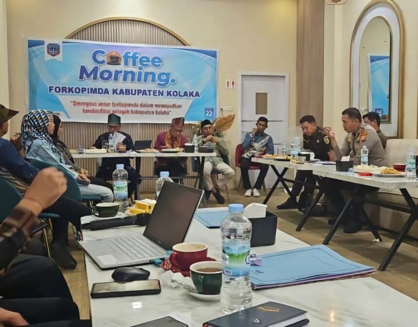 Para pimpinan daerah di Kabupaten Kolaka melakukan pertemuan strategis yang digelar di Coffee Twenty Four, Kamis (22/5/2025).