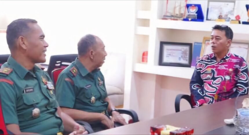 Camat Biringkanaya menerima kunjungan perkenalan dari Danramil Baru, Kamis (22/5/2025).