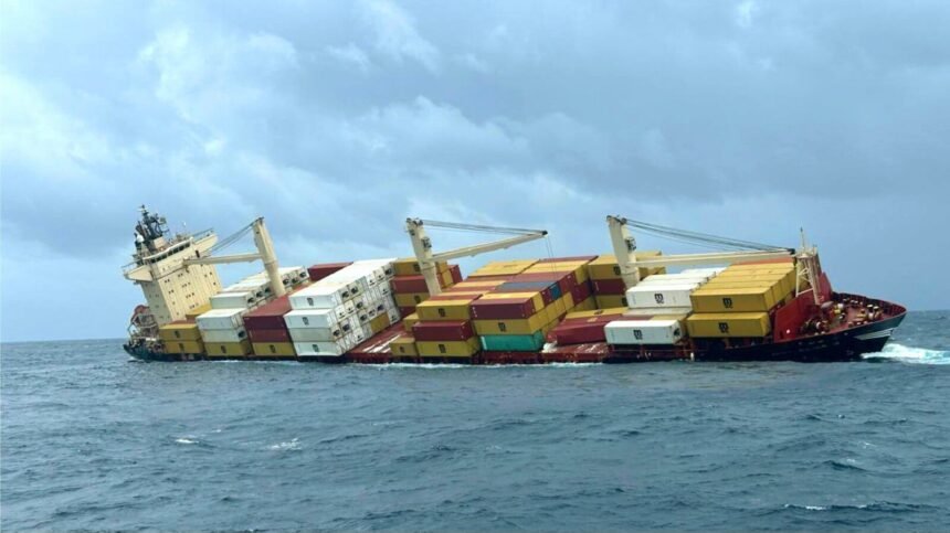 Kapal kontainer muatan berbahaya di Laut Arab alami laka laut, (26/5/2025). (ap/ho)