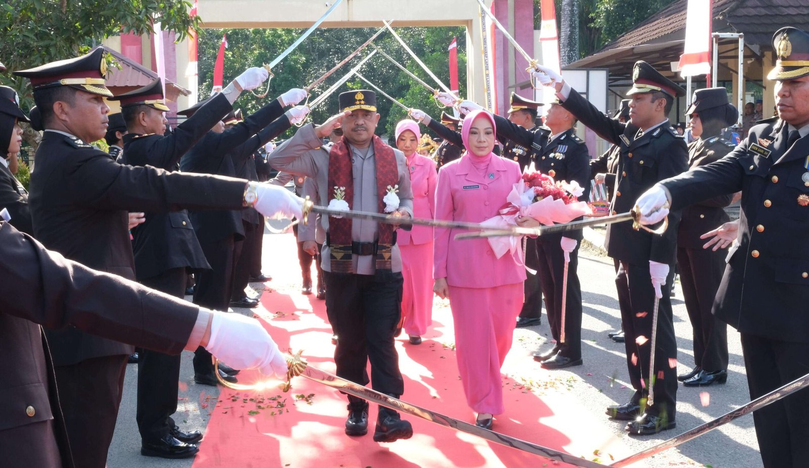 Kapolda Baru Sultra Tekankan Pemberantasan Korupsi dan Stabilitas Keamanan 2 IMG 20250528 WA0864 scaled