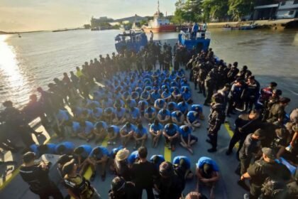 100 narapidana kasus narkoba dipindahkan ke Lapas supermaksimum Nusakambangan, (30/5/2025) sore lalu.