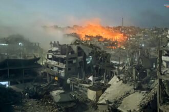 Serangan udara Israel hancurkan rumah di dekat Sekolah Abu Hussein kamp jabalia Gaza Utara, (13/5/2025). (ali_bt77/qudsn/ho/mp)