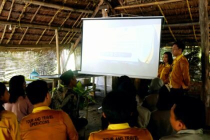 Dari kelas ke lapangan, mahasiswa Poltekpar Makassar gagas promosi "Kebun Dennasa," pada Kamis, 1 Mei 2025 di Kabupaten Gowa, Sulawesi Selatan.