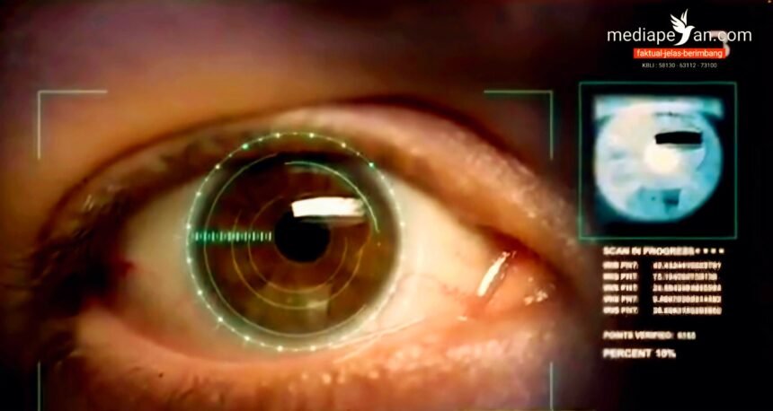 Ilustrasi pemindaian retina oleh perangkat bernama Orb yang terkait dengan proyek mata uang kripto, World Coin, Mei 2025. (the verge/bloomberg/ho/mp)