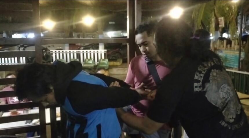 Polisi tangkap pria diduga lakukan pemerasan di kawasan Jalan Chairil Anwar, Kelurahan Lamokato-Kolaka, Sulawesi Tenggara, Mei 2025.