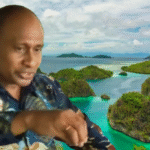 Ketua Kelompok Kerja Adat pada Majelis Rakyat Papua (MRP) Provinsi Papua Barat Daya, Mesak Mambraku, kolase: Pulau Raja Ampat, Juni 2025.