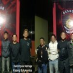 Sebanyak 13 orang diamankan dalam operasi dini hari yang dilakukan oleh tim gabungan dari Unit Resmob dan Intelkam Polres Bulukumba pada Senin (9 Juni) sekitar pukul 02:45 waktu setempat.