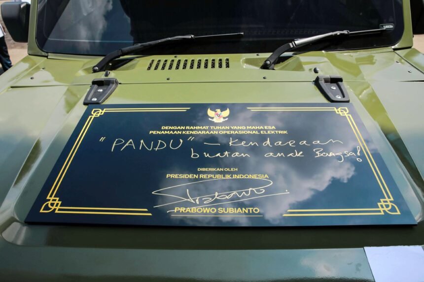 Peluncuran kendaraan taktis listrik MV3 EV “Pandu”, hasil inovasi terbaru dari PT Pindad, (11/6/2025).