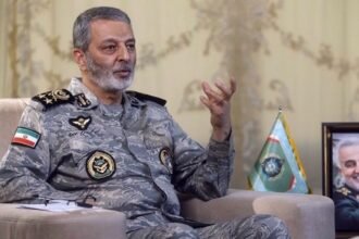 Kepala Staf Angkatan Bersenjata Iran, Mayor Jenderal Abdolrahim Mousavi.