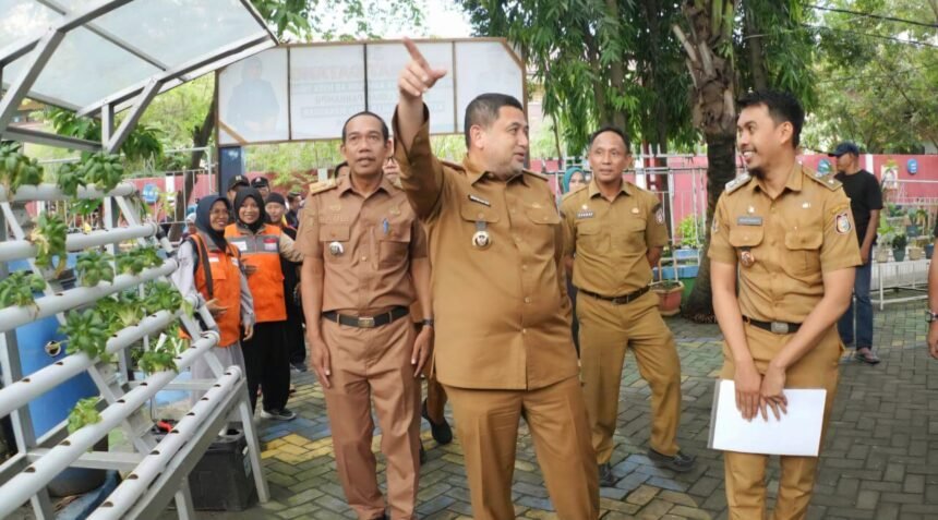 Wali Kota Makassar meninjau Kelurahan Pannampu dalam rangka verifikasi Lomba Kelurahan Terpadu, (3/6/2025).