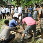 Polres Enrekang menggelar proses penyembelihan hewan kurban di hari raya Idul Adha, 6 Juni 2025.