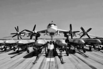 Pembom Tu-95MS Rusia pembawa rudal Kh-101 dalam operasi jarak jauh. (missilethreat.csis.org/ho)