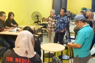 Konferensi pers yang digelar pada Minggu (8/6/2025) di Makassar terkait sengketa akses jalan di kawasan Perumahan Bukit Baruga Manggarupi, Kabupaten Gowa, Sulawesi Selatan.