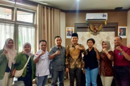 Paguyuban Wali Atlet Sepatu Roda diterima secara resmi oleh Ketua DPRD Jombang, Hadi Atmaji, dalam sebuah audiensi di ruang kerjanya, (10/6/2025).