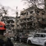 Pemukiman Bnei Brak di Tel Aviv, wilayah Palestina yang diduduki di bagian tengah, setelah serangan rudal besar Iran, (17/6/2025). (qudsn/ho)