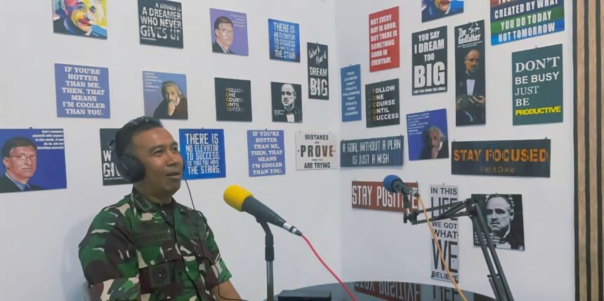Satuan Perhubungan Kodam XIV/Hasanuddin meluncurkan program siaran radio bertajuk Cari Tenar (Carita Tentara Makassar) bekerja sama dengan Radio Al-Ikhwan 101.90 FM Makassar, Juni 2025.