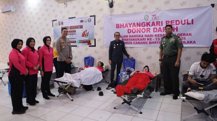 Polres Kolaka menggelar donor darah dalam rangka memperingati Hari Bhayangkara ke-79, Kamis, 26 Juni 2025.