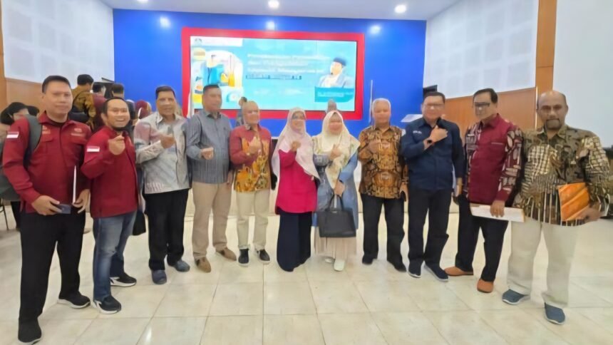 Catur Dharma Perguruan Tinggi melalui partisipasinya dalam penandatanganan kontrak hibah Penelitian dan Pengabdian kepada Masyarakat tahun 2025.