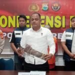 Kepolisian Resor Enrekang menangkap pelaku dan mengungkap kasus kriminal dalam konferensi pers di Mapolres, Senin, 30 Juni 2025.