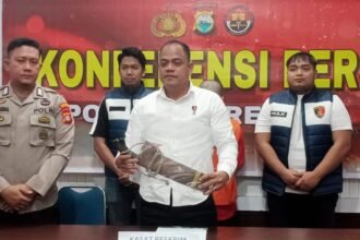 Kepolisian Resor Enrekang menangkap pelaku dan mengungkap kasus kriminal dalam konferensi pers di Mapolres, Senin, 30 Juni 2025.