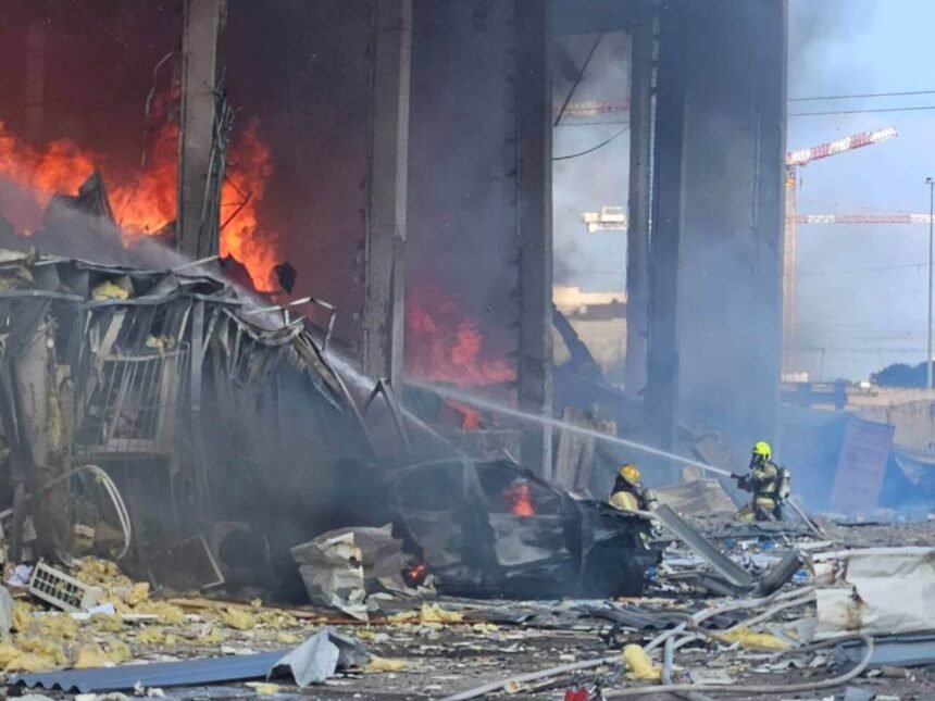 Serangan rudal Iran hanguskan markas Mossad di kota Herzliya, Israel, (17/6/2025). (snn/ho)