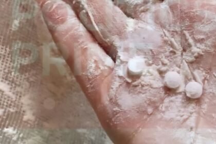 Saksi sebut oxycodone diselundupkan dalam tepung terigu bantuan ke Gaza, (28/6/2025). (geopoliticsprime/ho/mp)