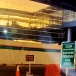 Bandara Hasanuddin dengan adanya tarif jalur premium (Premium Car Space), Juni 2025.