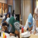 Poltekpar Makassar menggelar pelatihan hospitaliti untuk masyarakat, Juli 2025.