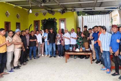 Rombongan anggota DPRD Kabupaten Buru, Maluku, melakukan kunjungan kerja ke kawasan tambang emas Gunung Botak, Kamis, 3 Juli 2025.