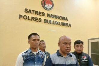 Polres Bulukumba menangkap 13 orang tersangka dan mengungkap 11 kasus penyalahgunaan narkotika selama pelaksanaan Operasi Antik 2025, Jumat (4/7/2025).