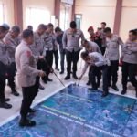 Kegiatan simulasi taktis jelang Festival Beautiful Malino 2025 di Aula Rewako Wicaksana Laghawa Polres Gowa.
