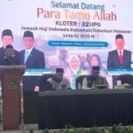 Rombongan haji kloter 32 embarkasi Makassar tiba di tanah air, (4/7/2025).