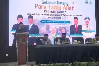 Rombongan haji kloter 32 embarkasi Makassar tiba di tanah air, (4/7/2025).