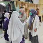 Wakil Ketua TP-PKK Enrekang, Adinda Fatikha Azzahrah sambut kepulangan jemaah haji kloter 32.