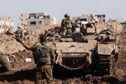Surat kabar berbahasa Ibrani Maariv sebut operasi militer Israel di Gaza sebagai "kegagalan besar," Juli 2025.