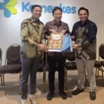Pemerintah Kabupaten Enrekang menyerahkan langsung sejumlah usulan dan aspirasi masyarakat kepada Menteri Kesehatan Republik Indonesia, Juli 2025.