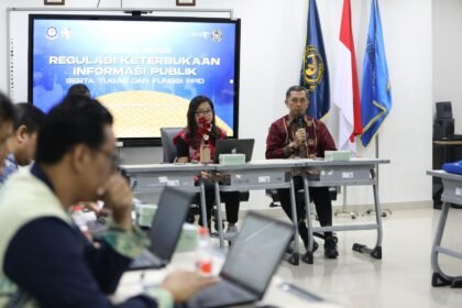 Kegiatan sosialisasi regulasi keterbukaan informasi dan peran Pejabat Pengelola Informasi dan Dokumentasi (PPID) di Poltekpar Makassar, Juli 2025.
