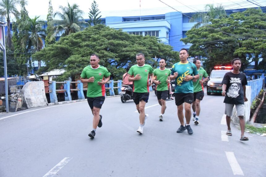 Komando Penghubung Daerah Militer (Hubdam) XIV/Hasanuddin menggelar kegiatan Lari Prestasi sejauh lima kilometer.
