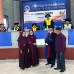 Wakil Rektor III UNIMEN resmi menyandang gelar Doktor di Program Pascasarjana Universitas Negeri Makassar (UNM), Kamis, (17/7/2025).