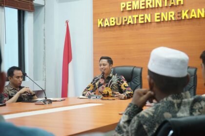 Bupati Enrekang, H. Muh. Yusuf Ritangnga resmi masuk dalam struktur kepengurusan Asosiasi Pemerintah Kabupaten Seluruh Indonesia (Apkasi) periode 2025–2030.