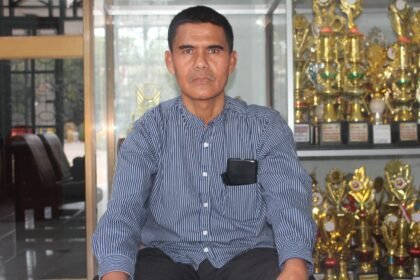 Kepala SMPN 34 Makassar, Rusdin.