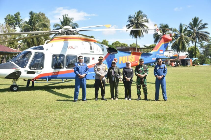 Forkopimda Bulukumba melakukan patroli udara menggunakan Helikopter P-3302/AW 169 untuk pantau wilayah, (19/7/2025).